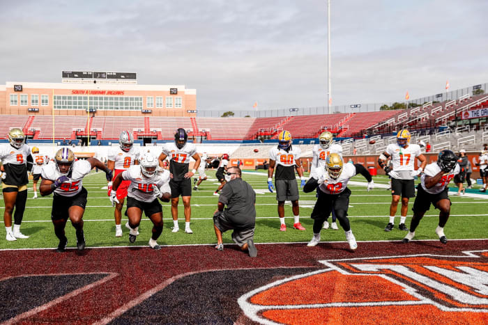 2021 Senior Bowl practice